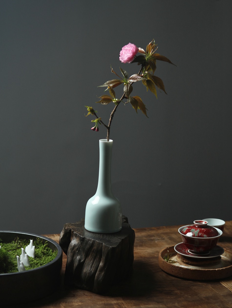 Hutian Misty Blue Bell-Shaped Vase Minimalist Chinese Style Ceramic Small Vase Home Table Hydroponic Flower Flower Decoration Generation Hutian Misty Blue Bell-Shaped Vase Minimalist Chinese Style Ceramic Small Vase Home Table Hydroponic Flower Flower Decoration Generation