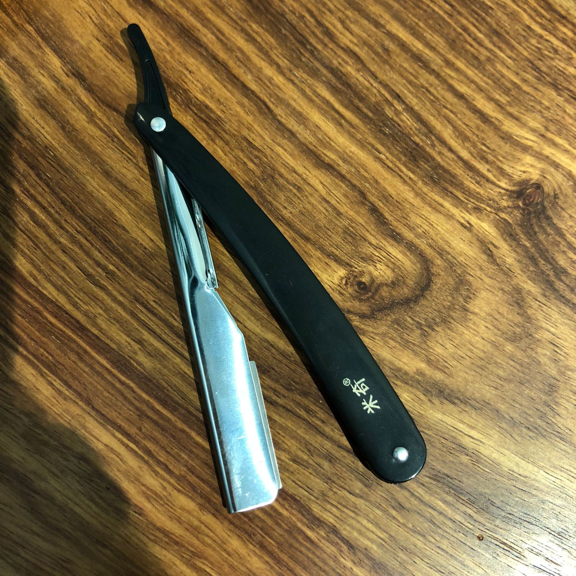 Mikey brand old manual shaving knife dovetail shaver face shaving eyebrow shaving knife holder, manufacturers direct sale Mikey brand old manual shaving knife dovetail shaver face shaving eyebrow shaving knife holder, manufacturers direct sale