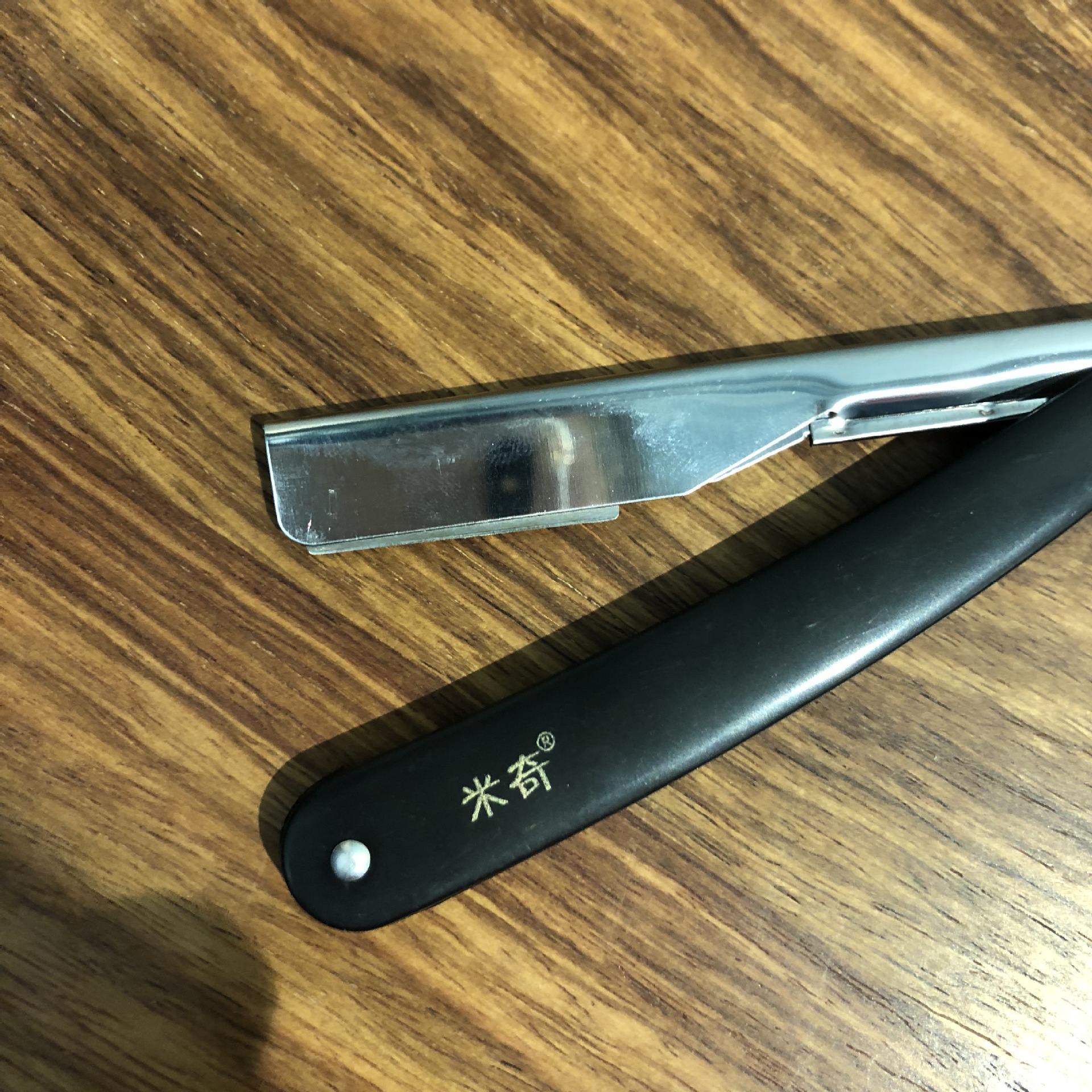 Mikey brand old manual shaving knife dovetail shaver face shaving eyebrow shaving knife holder, manufacturers direct sale Mikey brand old manual shaving knife dovetail shaver face shaving eyebrow shaving knife holder, manufacturers direct sale