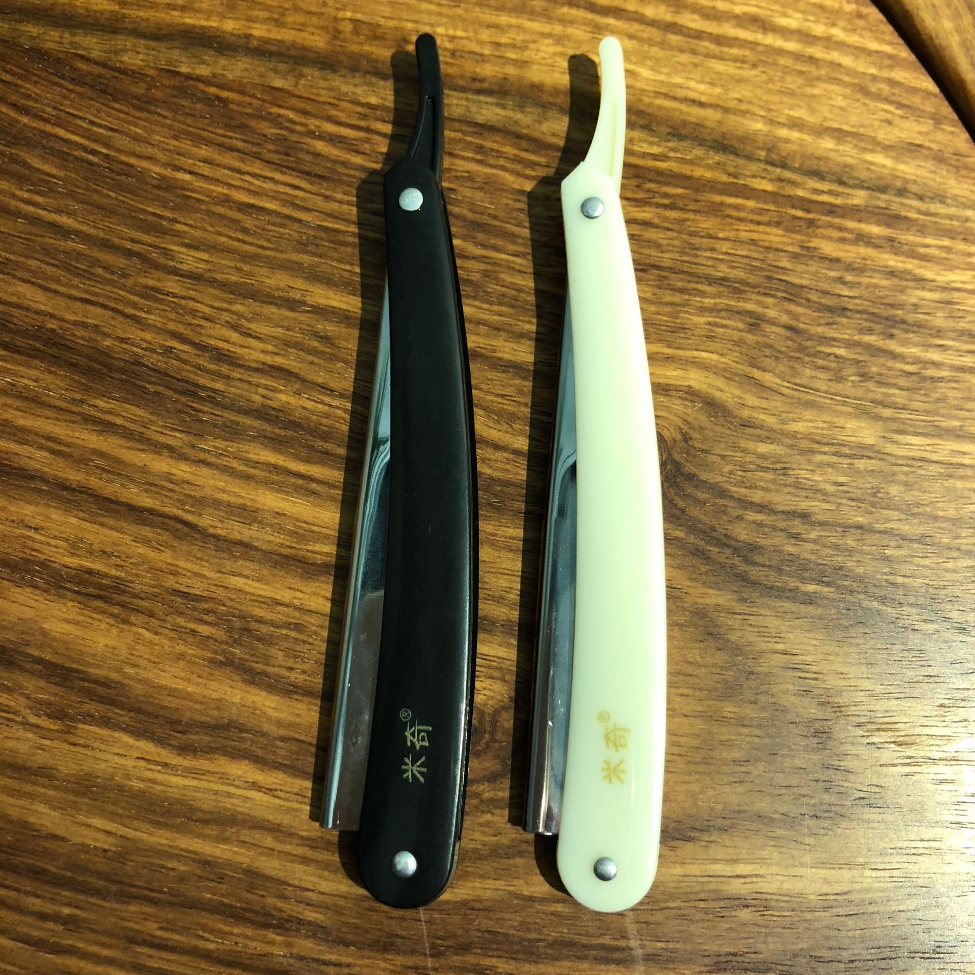 Mikey brand old manual shaving knife dovetail shaver face shaving eyebrow shaving knife holder, manufacturers direct sale Mikey brand old manual shaving knife dovetail shaver face shaving eyebrow shaving knife holder, manufacturers direct sale