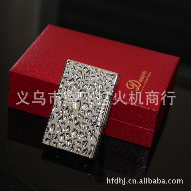 The supply of gold and silver color Rui 1023 upscale gift boutique metal lighter lighter wholesale The supply of gold and silver color Rui 1023 upscale gift boutique metal lighter lighter wholesale