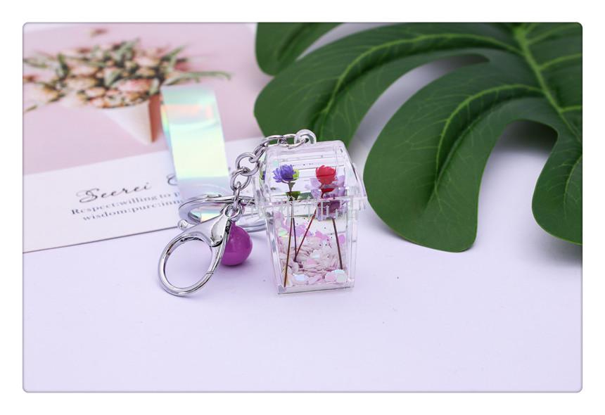 Acrylic environment-friendly dustbin dried flowers into liquid oil quicksand key chain creative car key chain bag pendant Acrylic environment-friendly dustbin dried flowers into liquid oil quicksand key chain creative car key chain bag pendant
