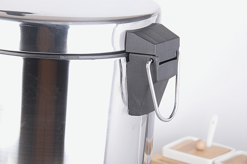 Factory Stainless Steel Trash Can Thickened Pedal Barrel round Household Bucket Hong Kong-Style Dustbin Waste bins Factory Stainless Steel Trash Can Thickened Pedal Barrel round Household Bucket Hong Kong-Style Dustbin Waste bins