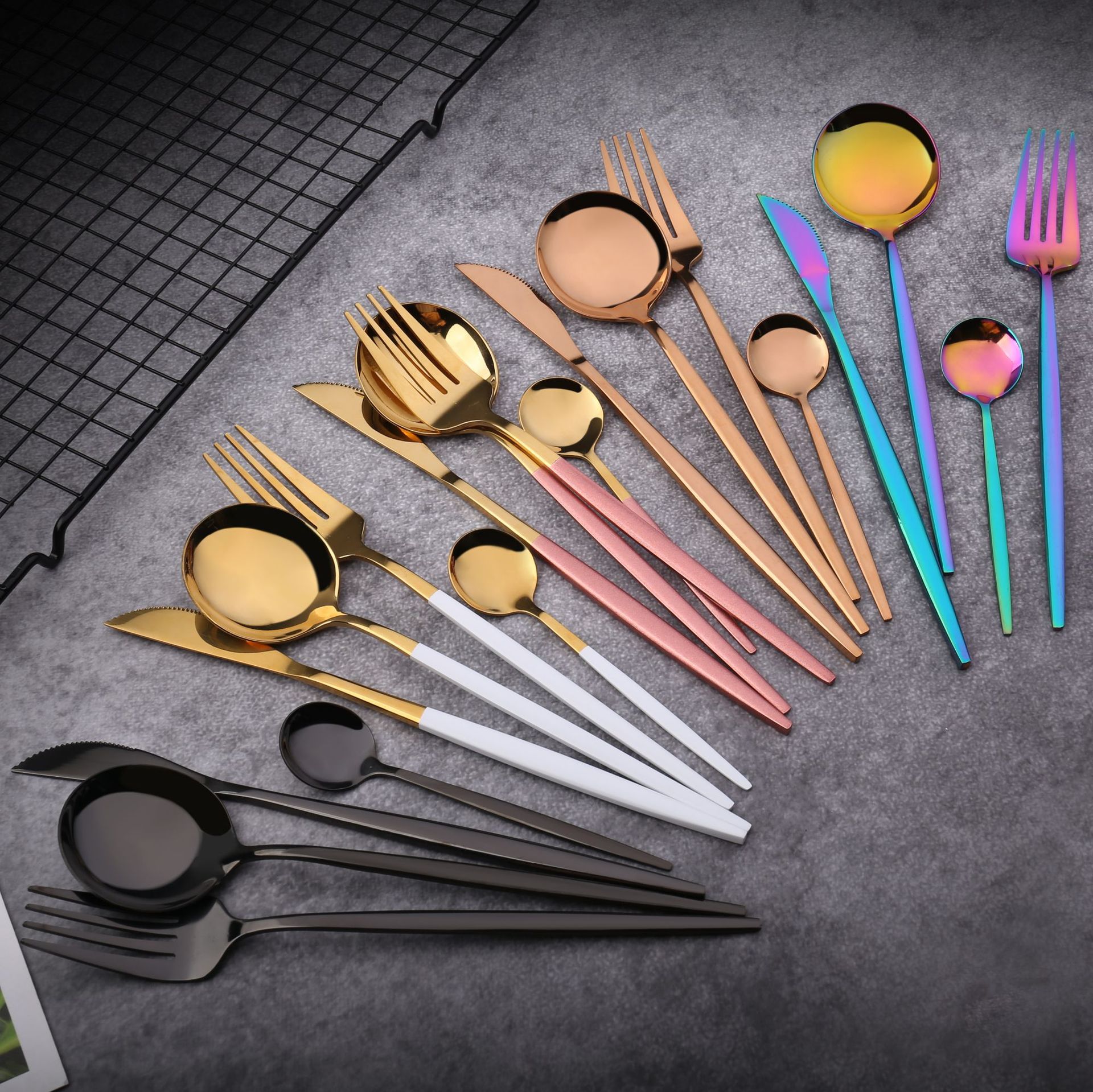 L Stainless steel knife, fork and spoon, podcast, Black and gold Western steak set Light knife and fork and piece gift set L Stainless steel knife, fork and spoon, podcast, Black and gold Western steak set Light knife and fork and piece gift set
