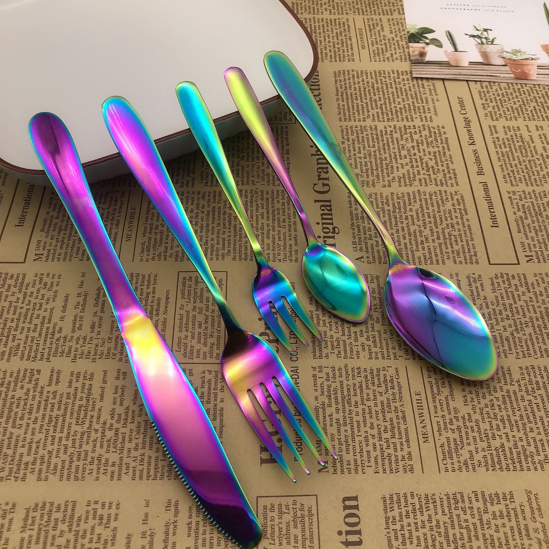Vacuum titania - plated stainless steel western tableware knife, fork and spoon, creative Rose gold color steak knife spoon set of four Vacuum titania - plated stainless steel western tableware knife, fork and spoon, creative Rose gold color steak knife spoon set of four