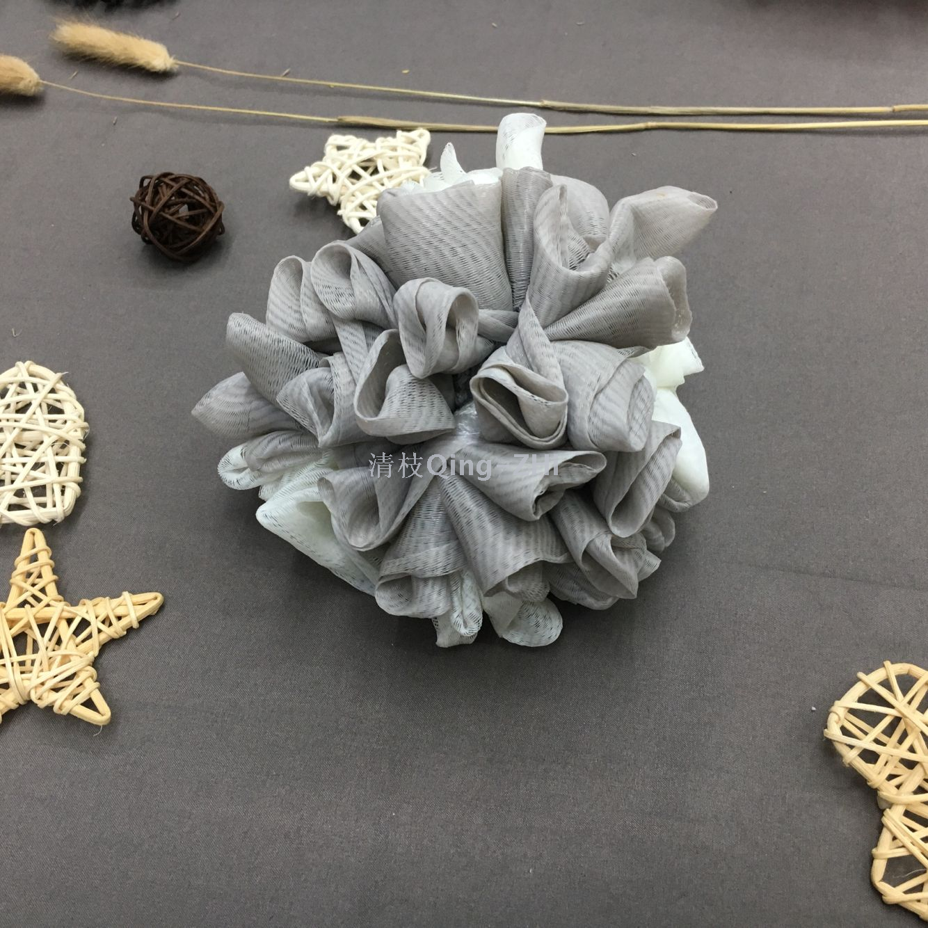 Qingzhi brand rose two-color bath ball