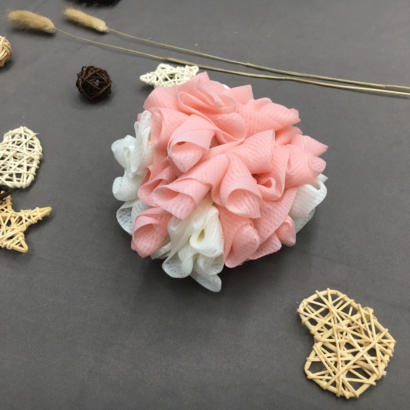 Qingzhi brand rose two-color bath ball