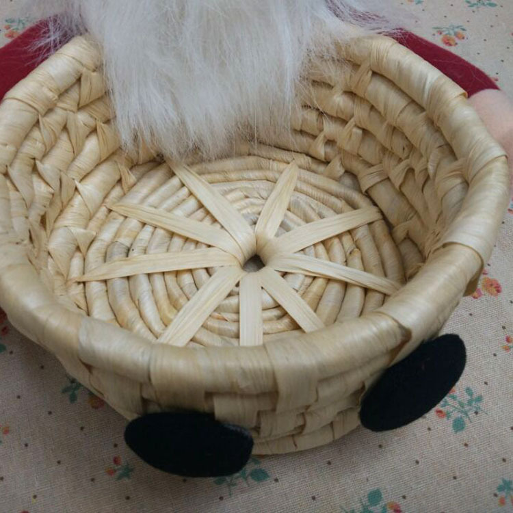 Christmas straw storage baskets storage baskets Santa candy factory outlet