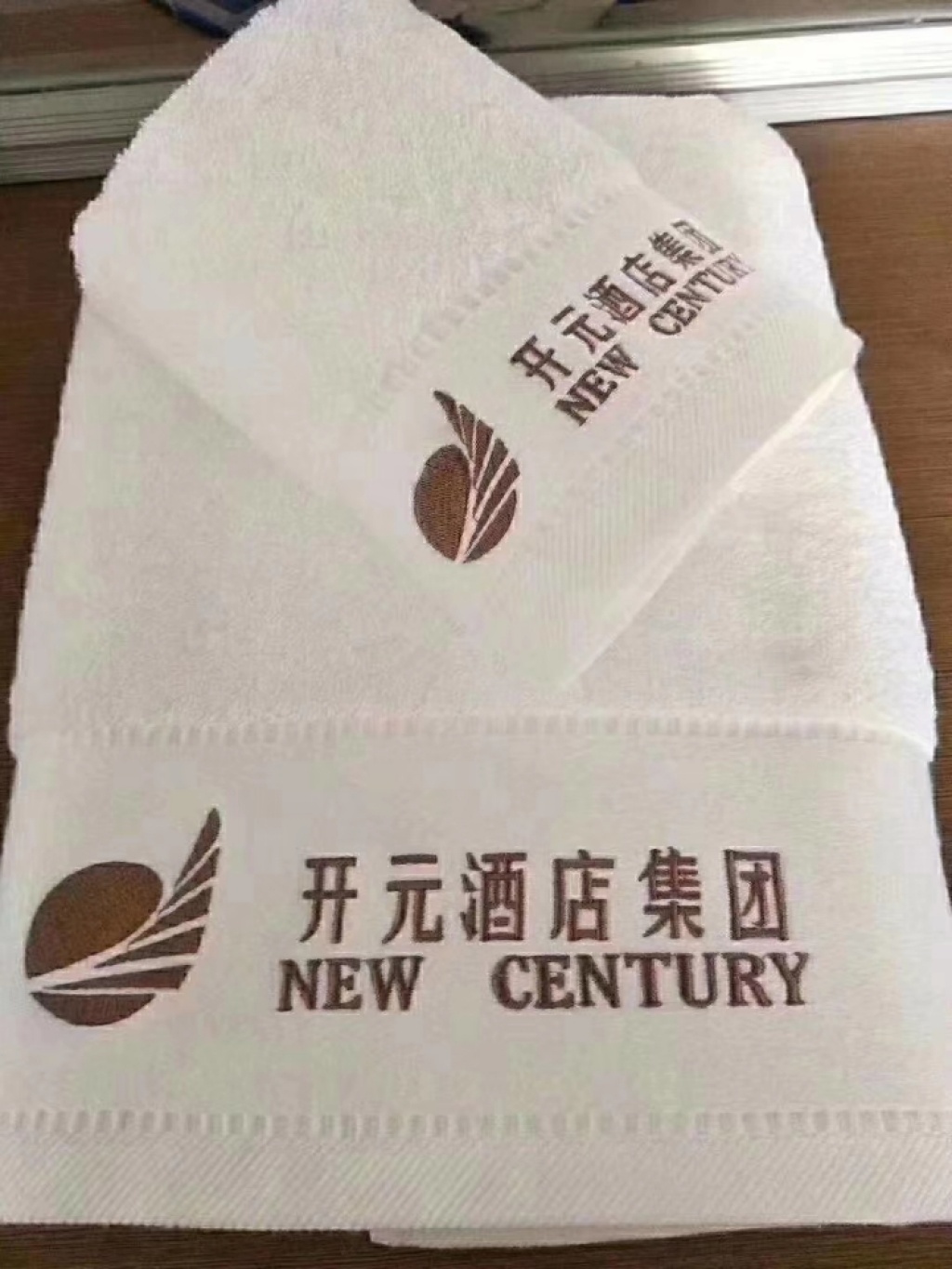 Zhongyue Textile Factory Direct Customized Cotton Hotel Bath Towel Jacquard Or Embroidered Logo over Absorbent Soft Zhongyue Textile Factory Direct Customized Cotton Hotel Bath Towel Jacquard Or Embroidered Logo over Absorbent Soft