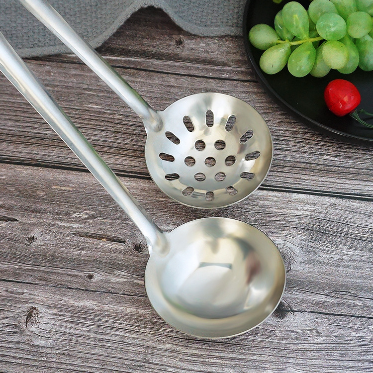 Stainless Steel Soup Ladle Soup Spoon Drain Kitchenware Supplies Tableware Hot Pot Spoon Kitchen Utensils Cooking Pointed Tail Hanging Handle