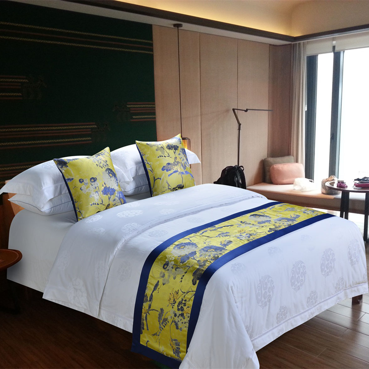 Polyester hotel bed runner hotel bed flag bed skirt cushion pillow