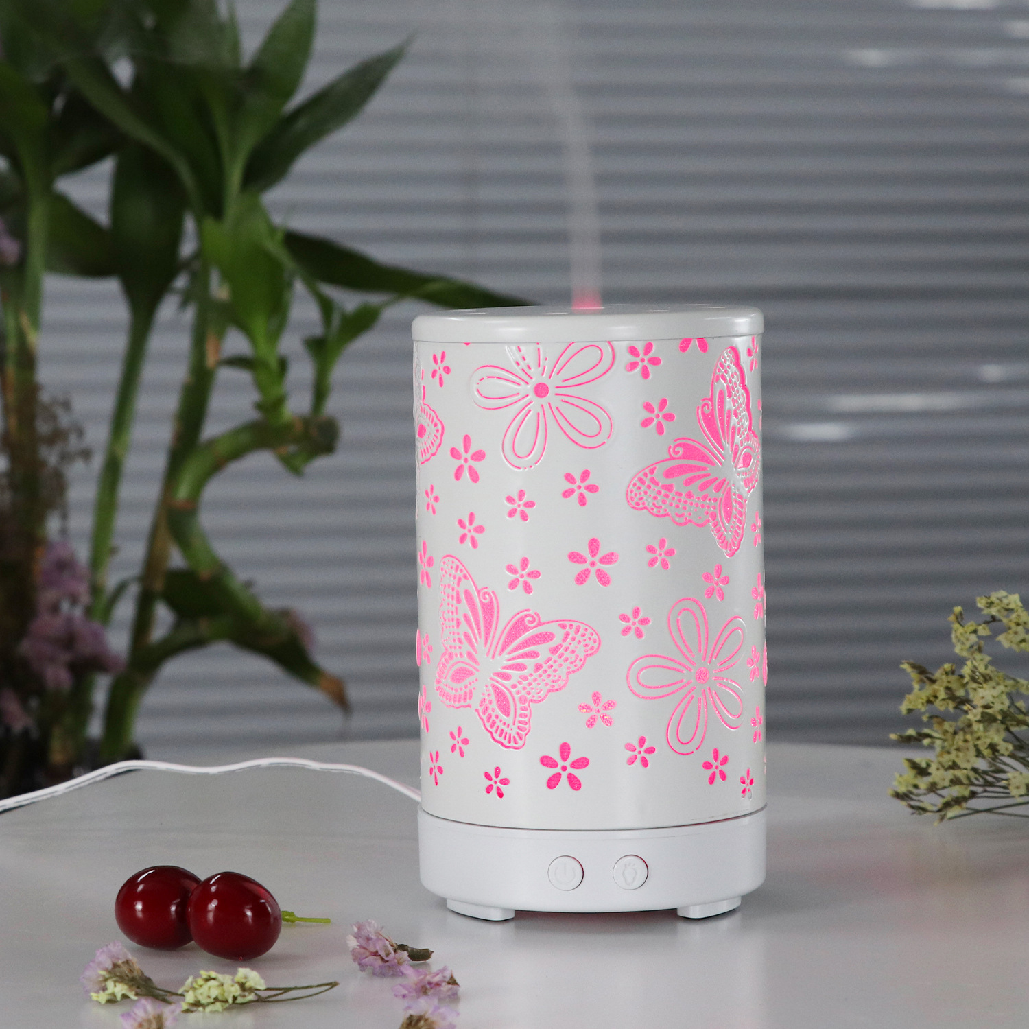 Creative Butterfly Pattern Wrought Iron Aroma Diffuser Mute Humidifier Essential Oil Diffuser Aerosol Dispenser Colorful Fragrance Lamp