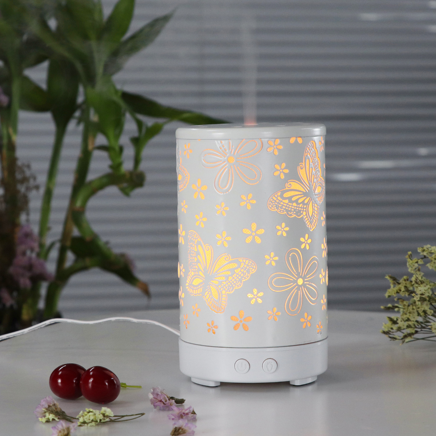 Creative Butterfly Pattern Wrought Iron Aroma Diffuser Mute Humidifier Essential Oil Diffuser Aerosol Dispenser Colorful Fragrance Lamp