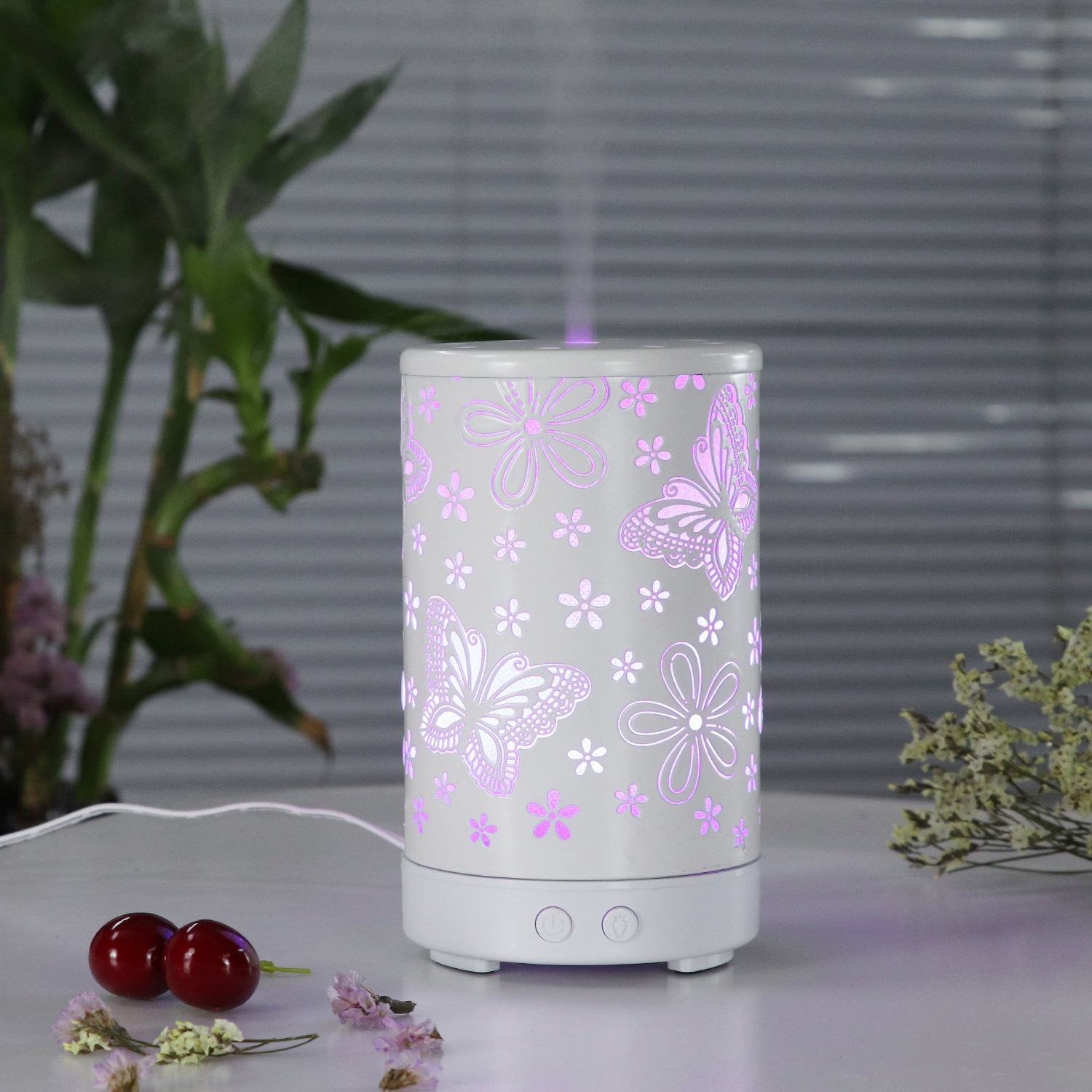 Creative Butterfly Pattern Wrought Iron Aroma Diffuser Mute Humidifier Essential Oil Diffuser Aerosol Dispenser Colorful Fragrance Lamp