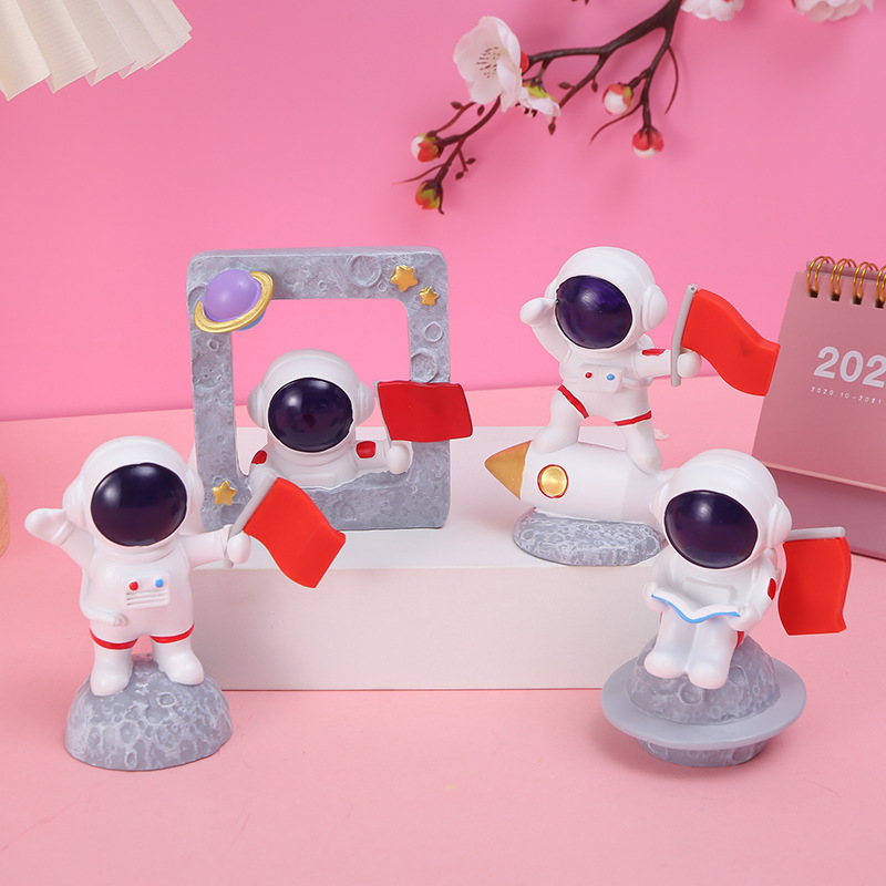 Space Trip Chuangyu Star Astronaut Hang Xiaoyu Blind Box Toy Doll Resin Craft Hand-Made Doll for Children