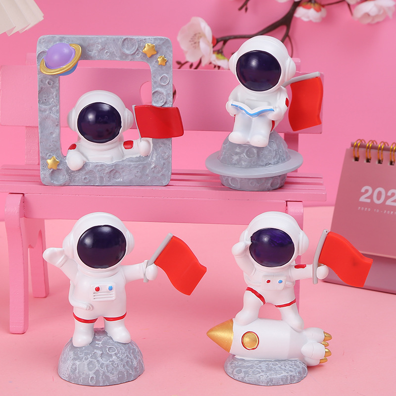 Space Trip Chuangyu Star Astronaut Hang Xiaoyu Blind Box Toy Doll Resin Craft Hand-Made Doll for Children