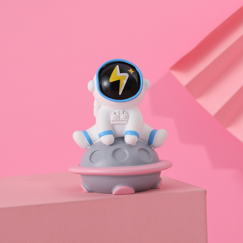 Space Trip Chuangyu Star Astronaut Hang Xiaoyu Blind Box Toy Doll Resin Craft Hand-Made Doll for Children