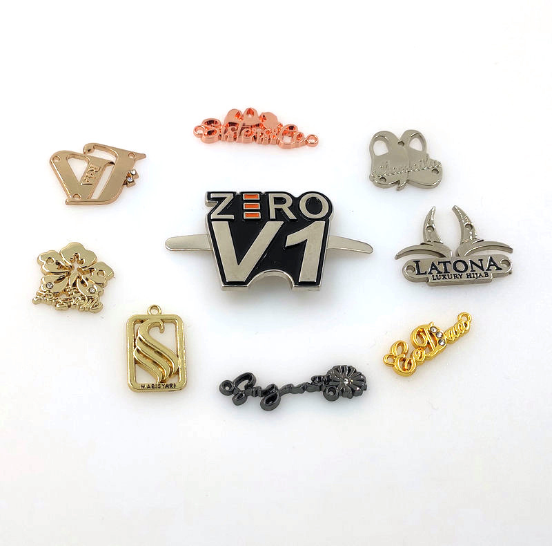 Customized Metal Nameplate Alloy for Die Casting Logo Nameplate Customized Digital Number Metal Doorplate Clothing Box and Bag Hardware
