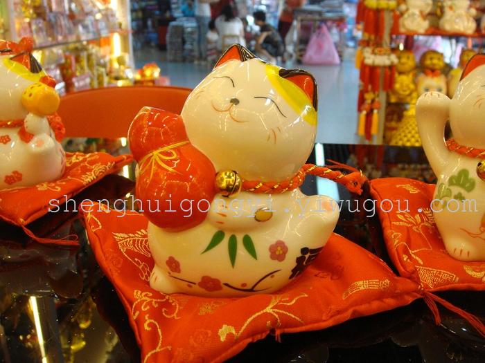 The cat cat cat ceramic Feng Shui Fortune Cat ornaments business gifts The cat cat cat ceramic Feng Shui Fortune Cat ornaments business gifts