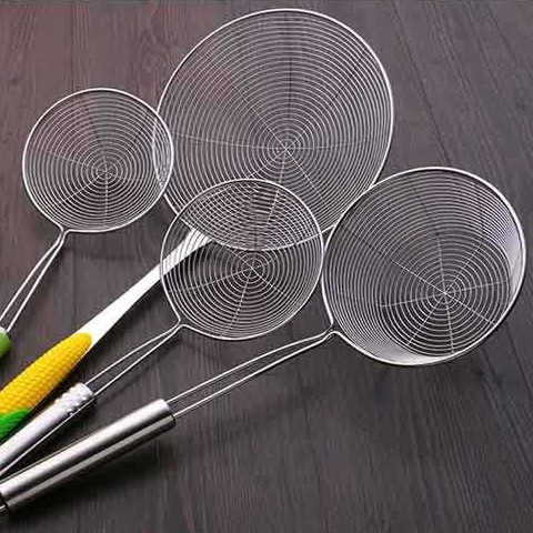 Colander Stainless Steel Big Strainer Colander Corn Handle Thickened Fried Food Colander Noodles Strainer Noodle Cooking Tool Long Handle Kitchen