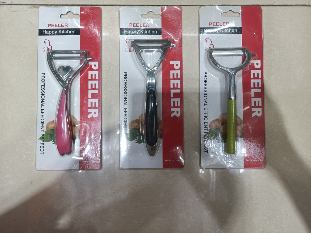 New Popular Wine Bottle Opener Bottles of Beer Garlic Press Walnut Cracker Paring Knife and So on