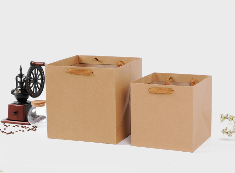 Spot wholesale kraft flowers gift bag environmental gift box packaging bag can be gift logo square bottom handbag