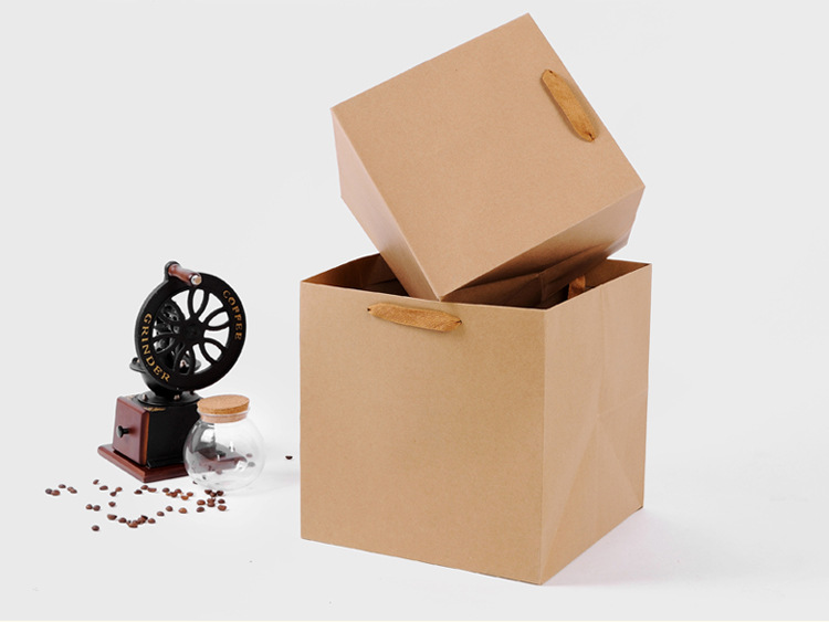 Spot wholesale kraft flowers gift bag environmental gift box packaging bag can be gift logo square bottom handbag