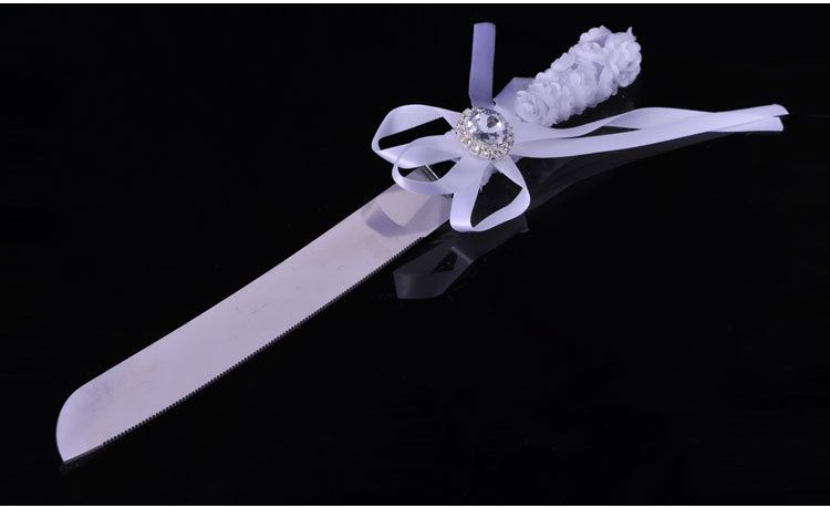 Europe and the United States creative wedding supplies transparent glass goblet red wine box set checking cake knife shovel wholesale Europe and the United States creative wedding supplies transparent glass goblet red wine box set checking cake knife shovel wholesale