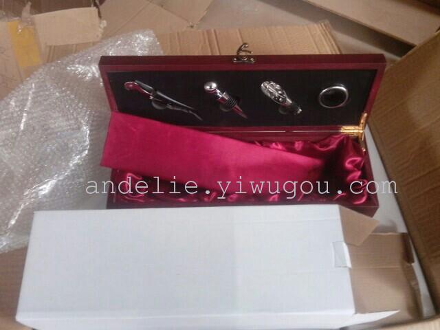 Wine set with wooden box packaging, bottle wood box, original form of foreign trade, a bottle opener. Cutting knife, wine ring pourer Wine set with wooden box packaging, bottle wood box, original form of foreign trade, a bottle opener. Cutting knife, wine ring pourer