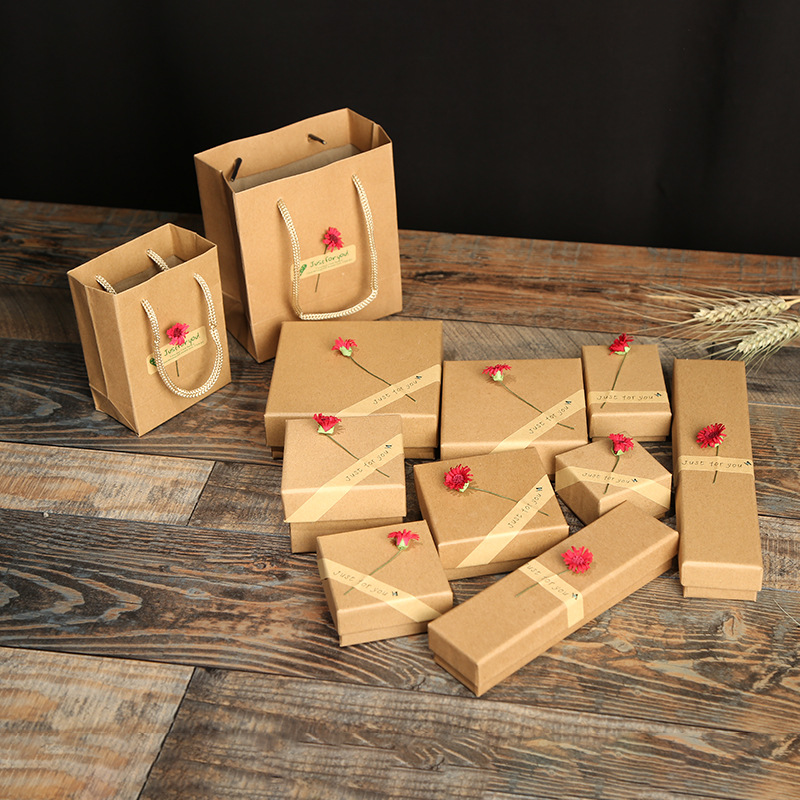 Factory Creative Jewelry Packaging Box Hot Sale Chain Ring Bracelet Sunflower Jewelry Box Paper Bag Currently Available Wholesale