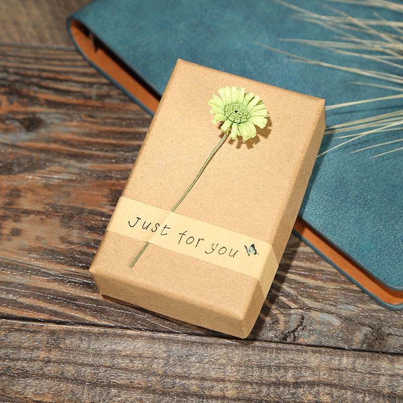 Factory Creative Jewelry Packaging Box Hot Sale Chain Ring Bracelet Sunflower Jewelry Box Paper Bag Currently Available Wholesale