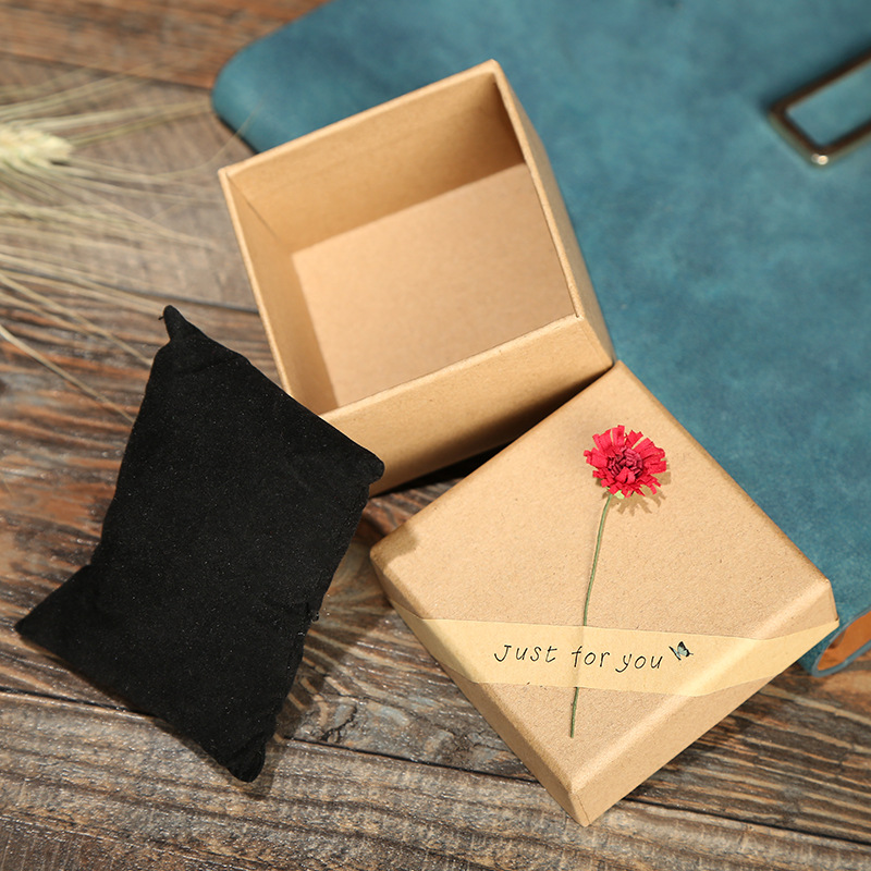 Factory Creative Jewelry Packaging Box Hot Sale Chain Ring Bracelet Sunflower Jewelry Box Paper Bag Currently Available Wholesale
