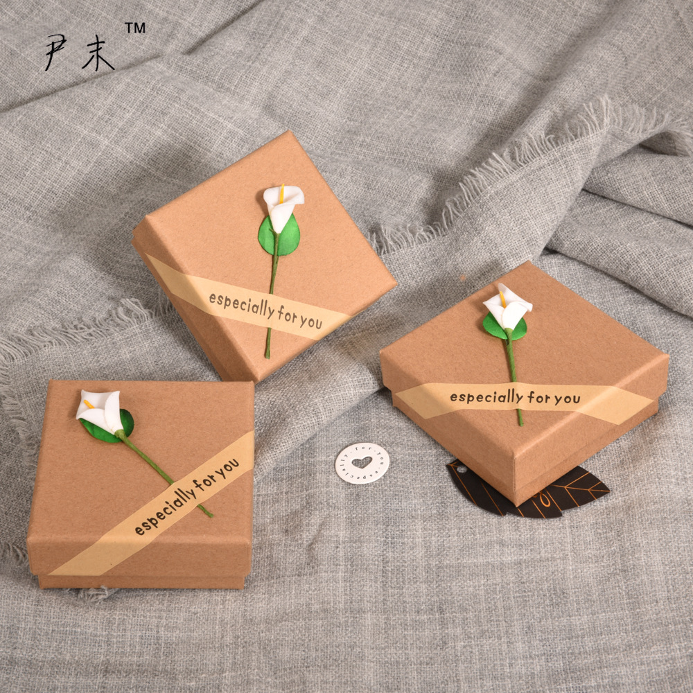Factory Hot Retro Kraft Paper Jewelry Box Creative Applique Floor Cover Jewelry Box Packaging Box Customized Wholesale