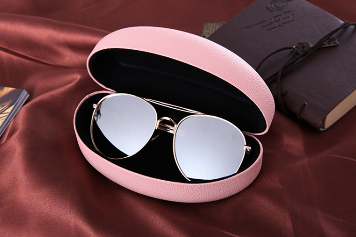 The high-end sunglasses glasses box tin box and sun glasses box