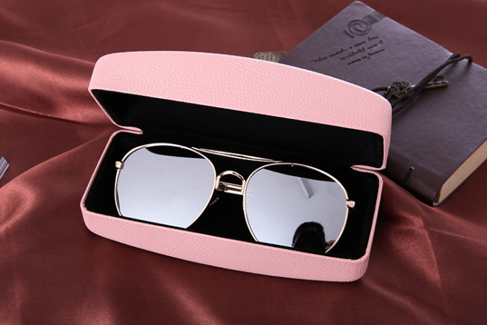 The high-end sunglasses glasses box tin box and sun glasses box