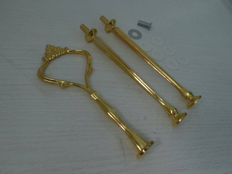 Crown MultiLayer Cake Tray Stand Stainless Steel Plate Bracket Fruit Plate Handle Can Be Equipped with ThreeLayer Plate Crown MultiLayer Cake Tray Stand Stainless Steel Plate Bracket Fruit Plate Handle Can Be Equipped with ThreeLayer Plate