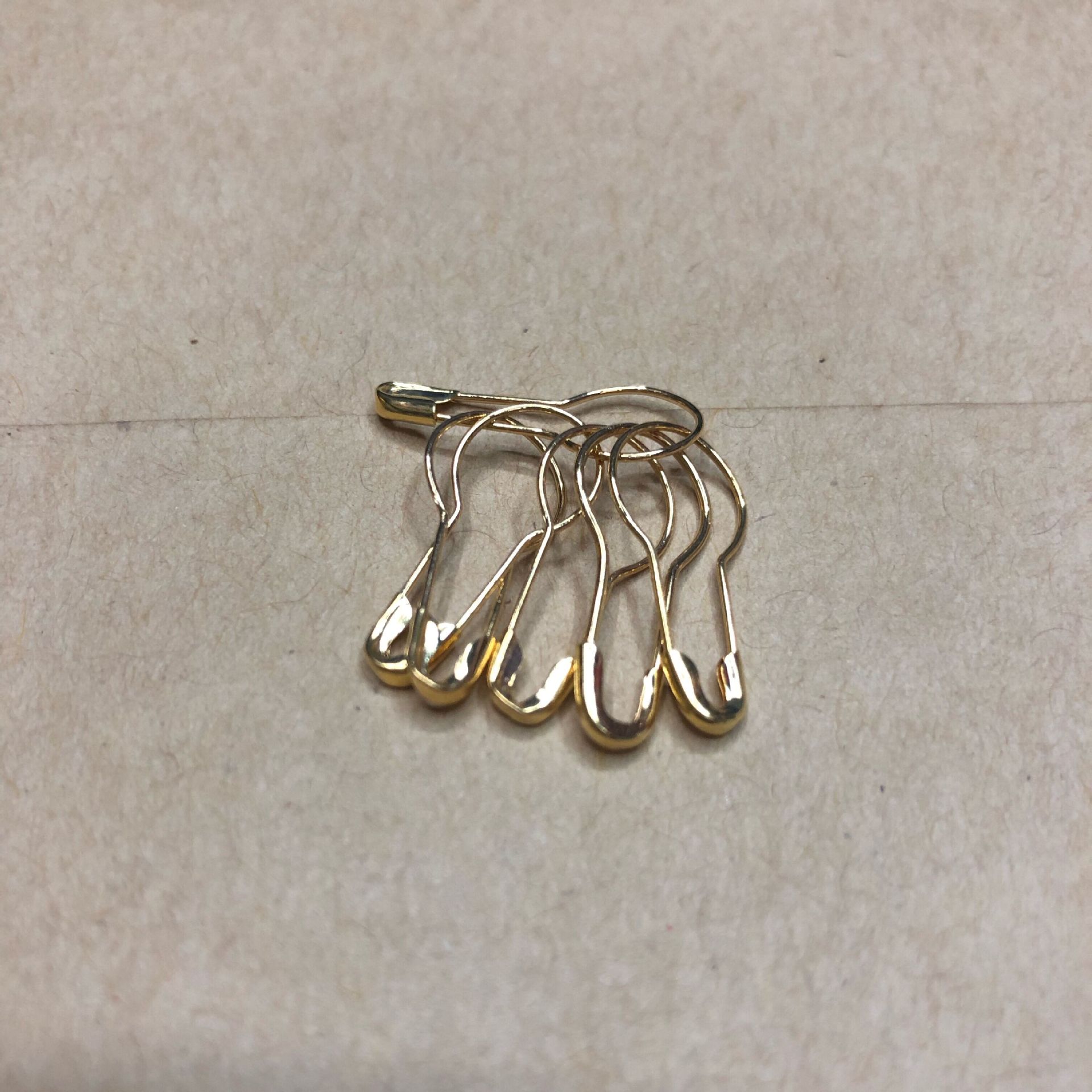 Metal Safety Pin Clothing Hang Tag Hanging Rope Brooch Pin Gold And Silver Pin 