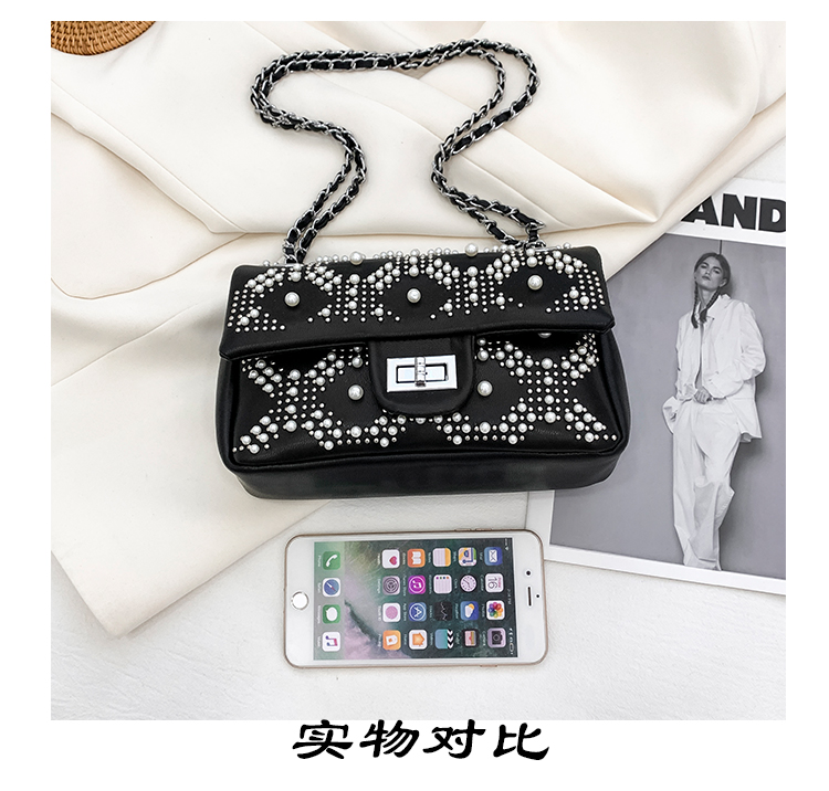 Pearl chain bag women's bag 2021 new fashion personalized fashion rivet single shoulder bag diagonal small square bag