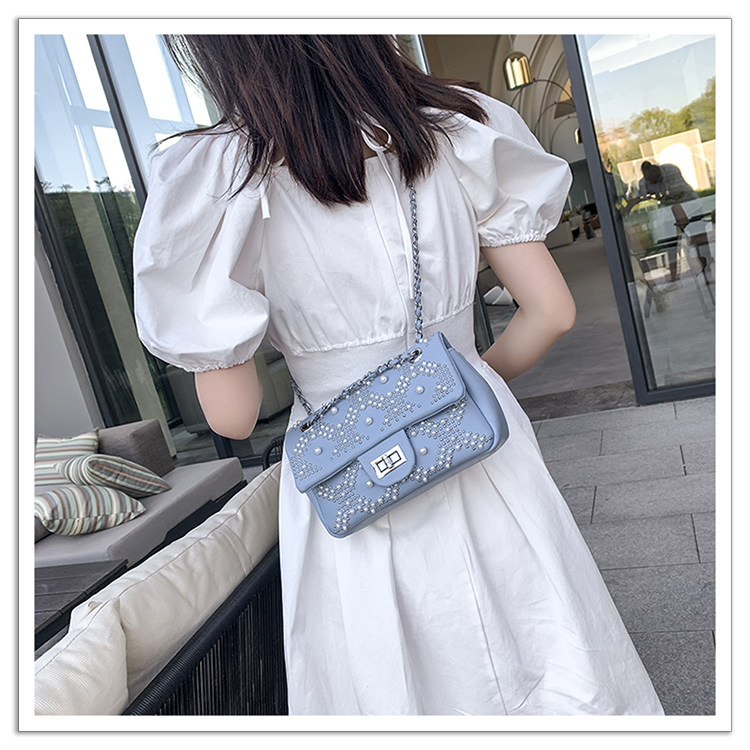 Pearl chain bag women's bag 2021 new fashion personalized fashion rivet single shoulder bag diagonal small square bag