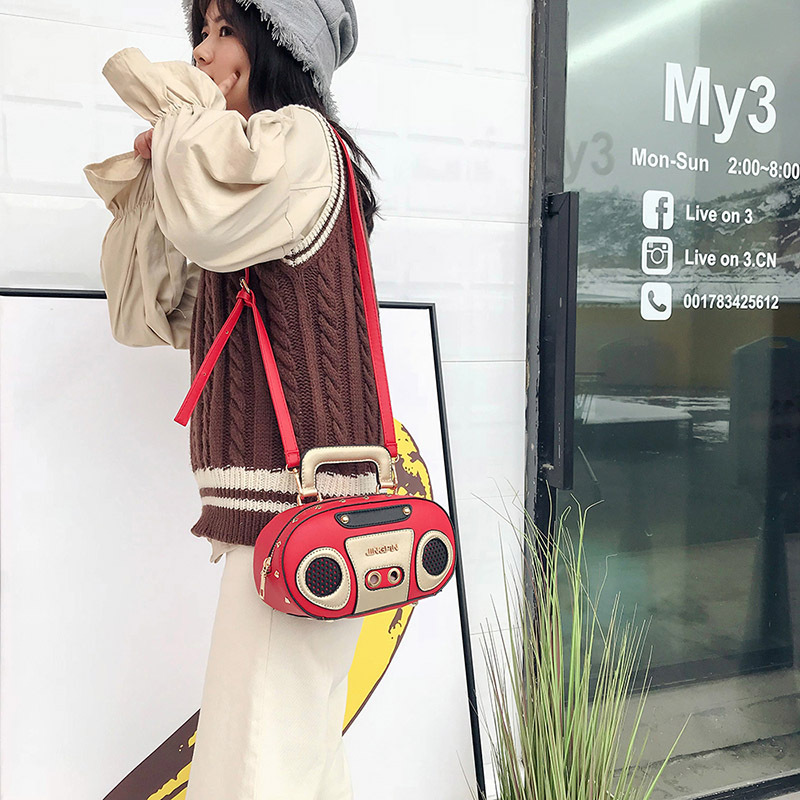 European and American Fashion Simulation Three-Dimensional Shoulder Bag Funny Personality Radio Style Crossbody Rivet Crossbody Bag Women