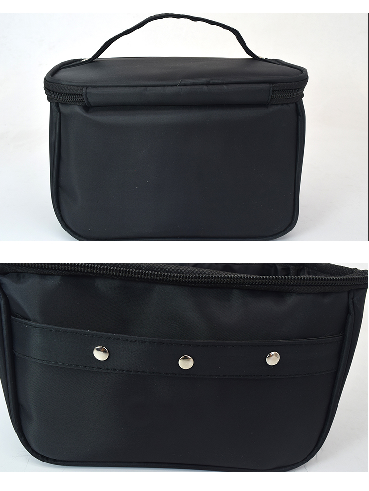 New nylon rivet makeup bag for the large capacity handbag manufacturer direct sale. New nylon rivet makeup bag for the large capacity handbag manufacturer direct sale.