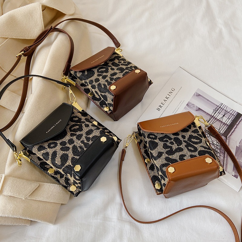 Simple Mini Bag Women&#039;s Bag 2021 Autumn and Winter New Western Style Leisure Shoulder Messenger Bag Fashion Rivet Phone Bag