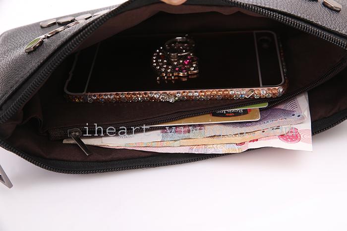 V six M word edge rivet bag V six M word edge rivet bag