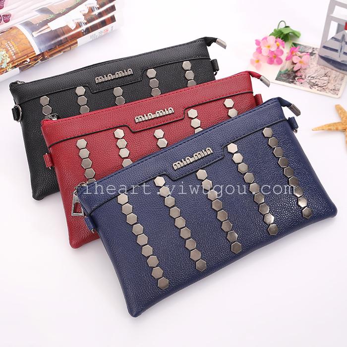 5 rows of rivet bag 5 rows of rivet bag
