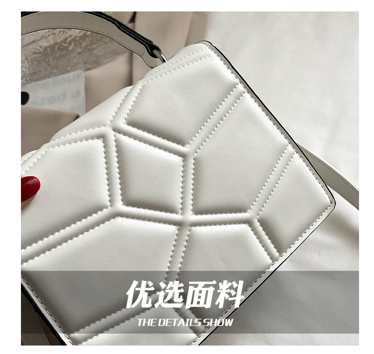 Style Crossbody Small Bag Women's Chain Women's Bag Small Square Bag Shoulder Rivet Bag Decorated with a Snake's Head Style Crossbody Small Bag Women's Chain Women's Bag Small Square Bag Shoulder Rivet Bag Decorated with a Snake's Head