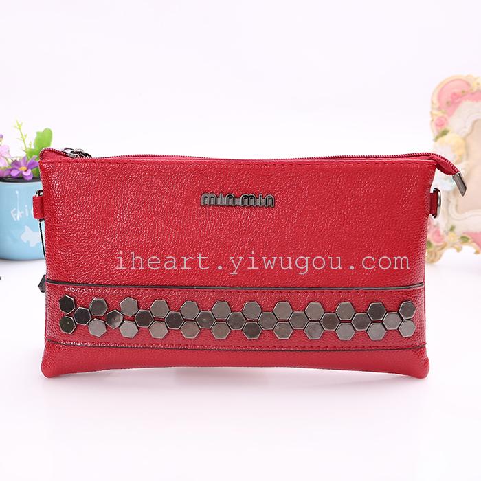 The six side of the bottom row rivet bag