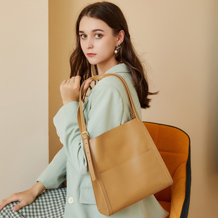 2020 New Men's Handbag Casual Crossbody One Shoulder New Men's Real-Leather Bag Business Briefcase Horizontal Large Size