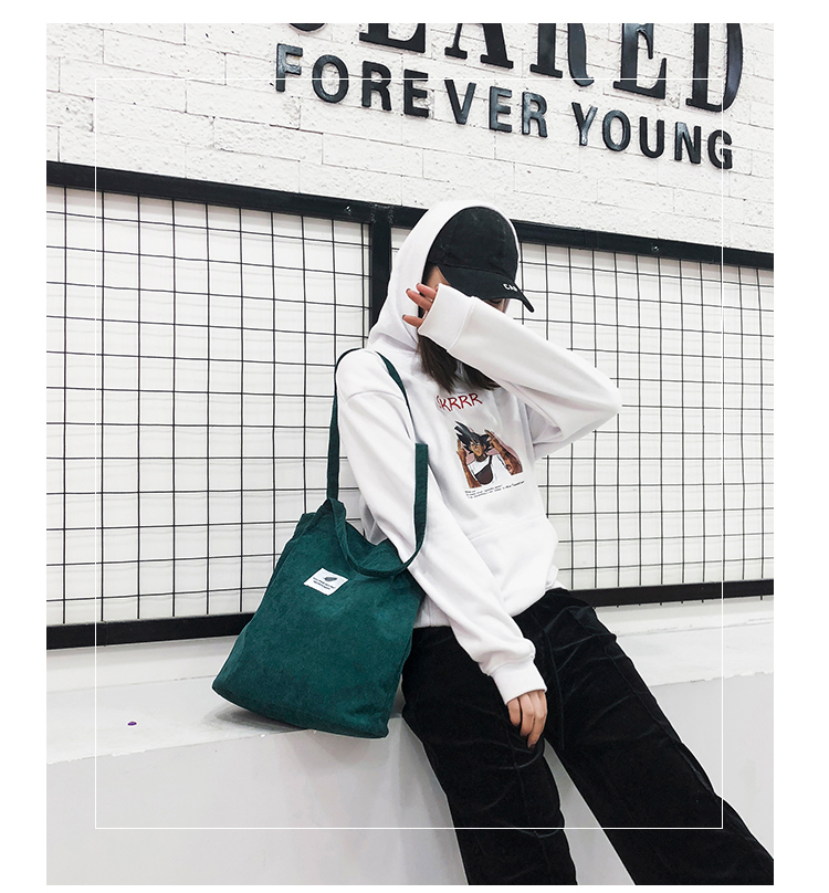 Women's Bag 2018 Summer Artistic Hipster Velvet Canvas Bag Simple Cool Girl's Portable Shoulder Bag Generation Hair Women's Bag 2018 Summer Artistic Hipster Velvet Canvas Bag Simple Cool Girl's Portable Shoulder Bag Generation Hair