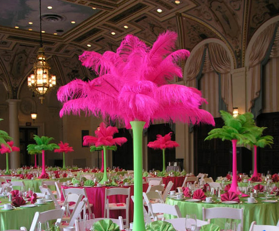 The wedding table flower decoration in The window of Natural Ostrich Feather Hotel in South Africa can be dyed Ostrich hair wholesale 15-20cm The wedding table flower decoration in The window of Natural Ostrich Feather Hotel in South Africa can be dyed Ostrich hair wholesale 15-20cm