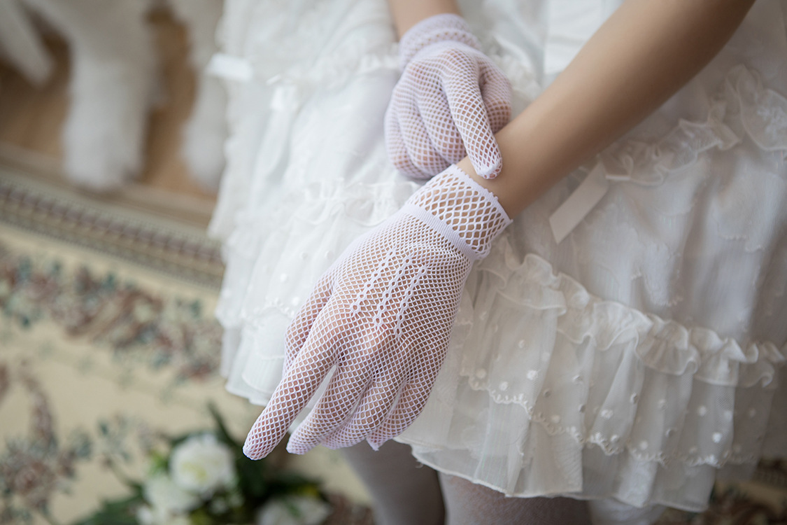 Wedding dress cheongsam gloves elastic Hollowed -up wedding gloves Wedding dress cheongsam gloves elastic Hollowed -up wedding gloves